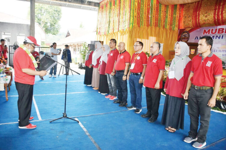 Bupati Agam Lantik Pengurus IKA SMAN 1 Lubas, Alumni Pegang Peranan Strategis Memajukan Daerah 1 HADIRI PELANTIKAN— Bupati Agam Andri Warman menghadiri Mubes dan Reuni Akbar sekaligus melantik pengurus IKA SMAN 1 Lubuk Basung periode 2022-2027.