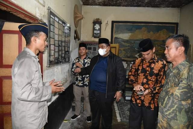 Museum Perang Sintuk, Generasi Muda Tidak Akan Lupakan Sejarah 1 PEMBUKAAN—Bupati Padanpariaman Suhatri Bur usai membuka secara resmi Pekan Kreativitas Museum, Penampilan Randai Perjuangan Rakyat Sintuk tahun 1947-1949.
