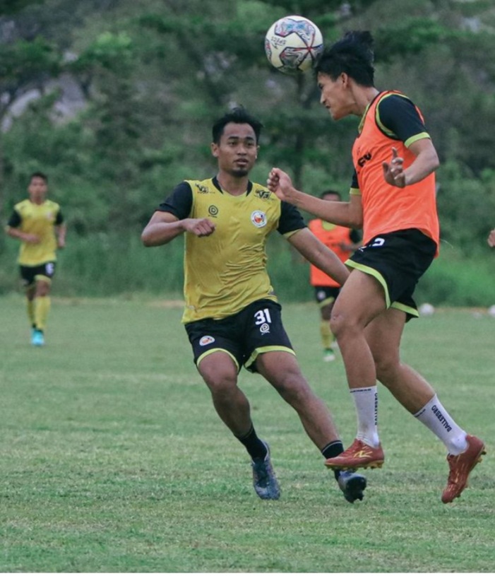 SELEKSI— Jajaran pelatih Semen Padang FC mulai melakukan seleksi pemain untuk menentukan komposisi pemain yang akan berlaga di Liga 2 2022.