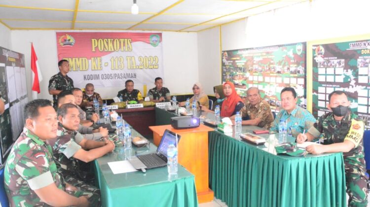 DAMPINGI—JFITim Wasev dari Mabes TNI dipimpin oleh Brigjen TNI Jama’ah didampingi Kasiter Kasrem 032/Wirabraja, Kolonel Kav Nanang, Wakil Bupati Pasaman, Sabar AS, Dandim  0305/Pasaman, Kolonel Kav Hary Bakti, Kabid SDA Dinas PMD Provinsi Sumbar,Vera meninjau pelaksanaan TMMD ke-113 di Pasaman.