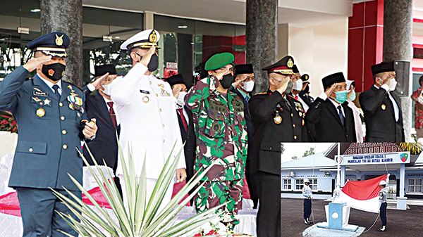PERINGATAN HARKITNAS Komandan Lanud Sut Kolonel Pnb M.R.Y Fahlefie, mengikuti upacara Harkitnas di kantor Gubernur Sumbar. Sebelumnya, upacara yang sama juga digelar lapangan Apel Mako Lanud Sut Padang, Jumat  (20/5).