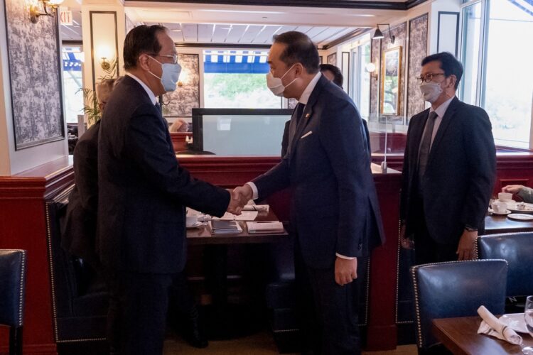 Bertemu Menteri Kamboja dan Malaysia, Mendag Bahas Ekonomi ASEAN 1 Menteri Perdagangan RI, Muhammad Lutfi melakukan pertemuan bilateral dengan Menteri Perdagangan Kamboja, Pan Sorasak di Washington D.C, Amerika Serikat, Kamis (12 Mei).
