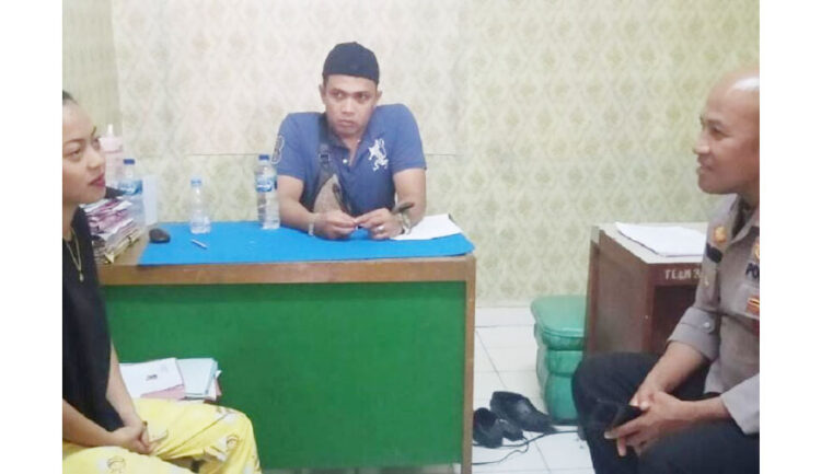 Wanita Muda Nyabu Sambil Live di Instagram, Sempat Viral, langsung Ditangkap Polisi 1 seorang wanita muda diciduk Tim Opsnal Unit Reskrim Polsek Koto Tangah di dalam rumahnya Kompleks Pratama Blok B, Kelurahan Padang Sarai, Kecamatan Koto Tangah, Senin sore (9/5).