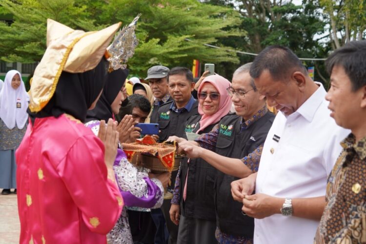 Kenalkan K2 pada Generasi Muda, PLN Berikan Sosialisasi K2 di Sekolah Menengah 1 SOSIALISASI--PLN adakan sosialisasi K2 di SMA Negeri 1 Solok Selatan.