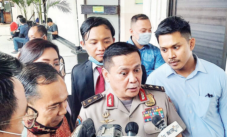 Irjen Napoleon Bonaparte Masih Belum Dipecat Polri 1 USAI SIDANG— Irjen Napoleon Bonaparte usai hadiri persidangan di Pengadilan Negeri Jakarta Selatan pekan lalu.