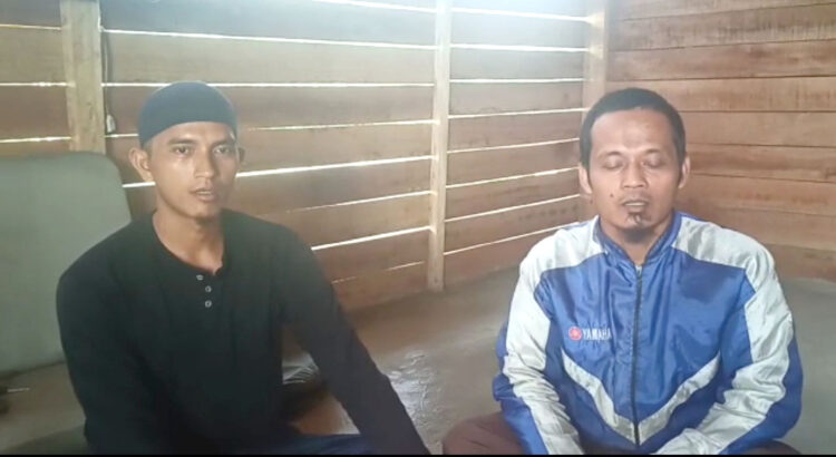 MANTAN ANGGOTA— 
Yosman dan Didik Purwanto yang merupakan Amir Mas’ul Khilafatul Muslimin Kabupaten Sijunjung menyatakan keluar dari keanggotaan.