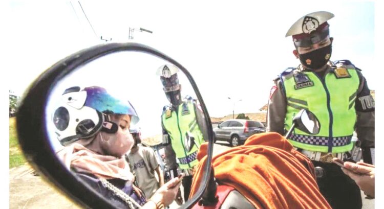 PELANGGARAN LALU LINTAS— Satlantas Polres Bukittinggi melayangkan 397 surat teguran dan 69 surat tilang selama Operasi Patuh Singgalang 2022 dilaksanakan.