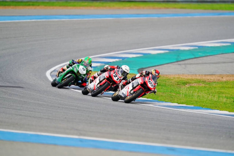 BALAPAN— Para pembalap Astra Honda Racing Team (AHRT) siap menghadapi seri kedua Asia Road Racing Championship (ARRC) 2022 di Sepang International Circuit.