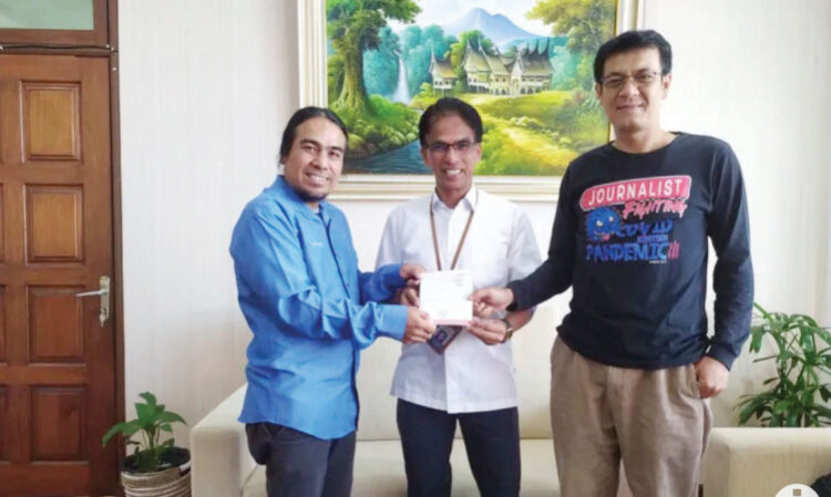 DUKUNG--Bank Nagari Bukittinggi mendukung kerjasama publikasi dengan organisasi wartawan BPC mempublikasikan program daerah yang fokus pada pembangunan.