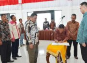 Bupati Sijunjung Lantik Komisi Penyuluhan Pertanian
