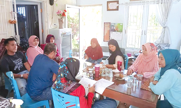 Peringati HLH Sedunia, BS MSME Indonesia Gelar Geber Emas 1 FORUM BANK SAMPAH— Eko Muhardi memimpin rapat panitia HLH 2022 Forum Bank Sampah MSME Indonesia