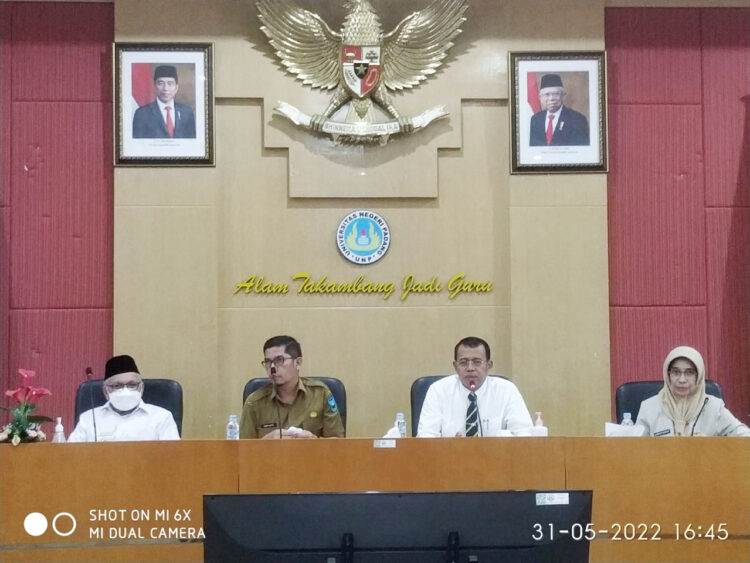 RAKOR— Wali Kota Sawahlunto Deri Asta pimpin Rakor Rektor UNP Ganefri terkait pembangunan kampus serta penambahan prodi dan evaluasi dari kegiatan kampus PSDKU UNP Sawahlunto.