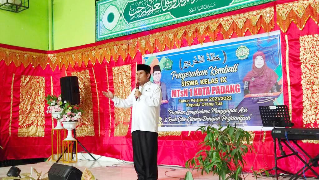 Kakan Kemenag Padang Motivasi Siswa