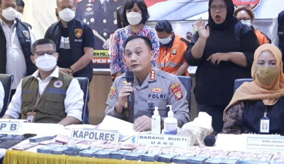 Kapolres Metro Jakarta Barat Kombes Pasma Royce saat jumpa pers di Mapolres Jakbar Rabu 8 6 2022.