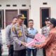 Kapolres dan Sekda Serahkan Kunci Rumah Masyarakat Kurang Mampu