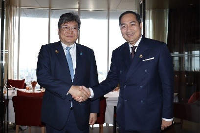 Menteri Perdagangan RI, Muhammad Lutfi melakukan pertemuan bilateral dengan Menteri Ekonomi, Perdagangan, dan Industri Jepang, Koichi Hagiuda di Bangkok, Thailand, Sabtu (21 Mei 2022).