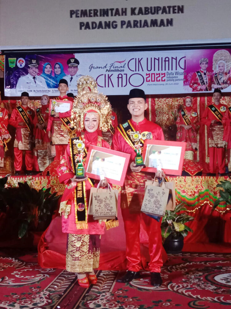 Mahasiswi Sastra Unand, Debby Noviana Rifani sebagai Cik Uniang 2022 1 Mahasiswi Sastra Unand Terpilih