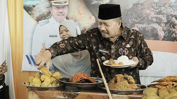 Nasi Kapau kebanggaan Rang Agam masuk nomiasi ajang Anugerah Pesona Indonesia (API) tahun 2022 sebagai Makanan Tradisional Terpopuler.