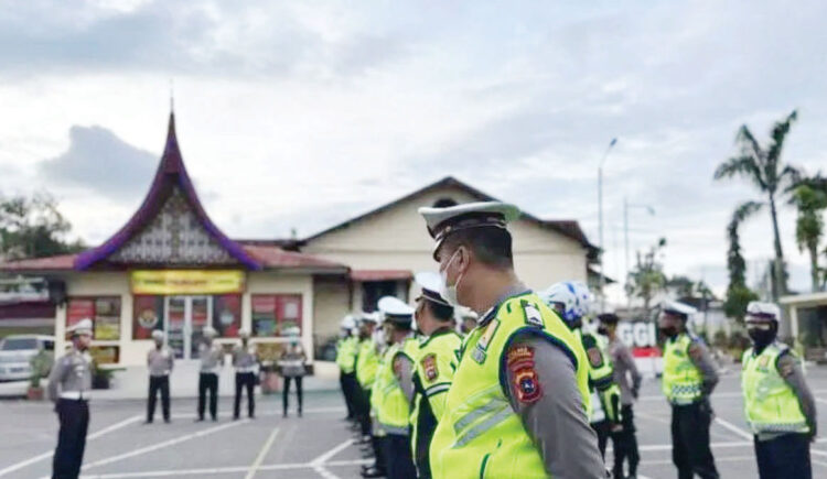 OPERASI 2022-- Seiring Operasi Patuh Singgalang 2022 yang serentak dilaksanakan di seluruh Indonesia, Satlantas Polres Bukittinggi akan memulai razia dengan beberapa sasaran ke pengguna kendaraan.