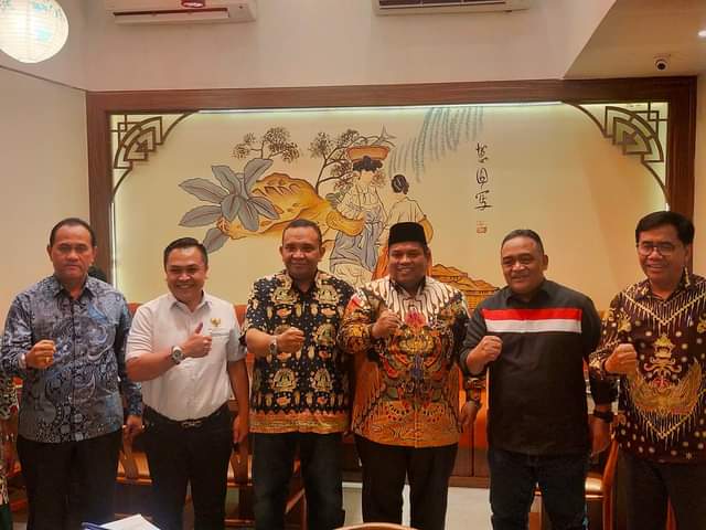 Pandemi Covid -19, Pemkab Padangpariaman Tingkatkan Ekonomi 1 Bupati Padangpariaman Suhatri Bur menyatakan pasca Covid-19 Pemkab Padangpariaman hingga kini terus melakukan peningkatkan ekonomi masyarakat.