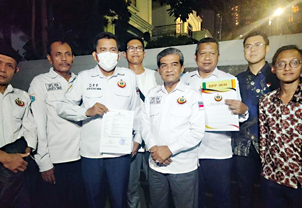 IKM Laporkan Pemilik Restoran Rendang Babi ke Polisi, Nefri Hendri: Semoga tak Terjadi lagi 1 MELAPOR— Ikatan Keluarga Minangkabau (IKM) usai melaporkan pemilik Restoran Padang Babiambo dan Rendang Babi ke Polda Metro Jaya.