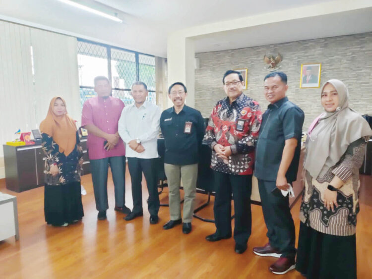 Pimpinan DPRD Agam Kunjungi KASN 1 KUNJUNGI— Pimpinan DPRD Agam silaturahmi ke Komisi Aparatur Sipil Negara (KASN).
