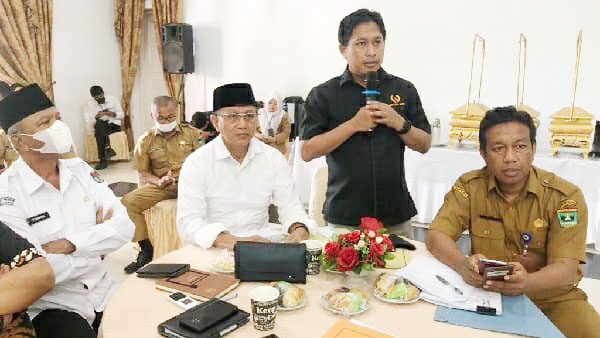 HARAPKAN--Plt Ketum KONI Sumbar Hamdanus mempaparkan rencana Porprov Sumabar 2023 di Padangpanjang dan Tanahdatar yang diharapkan berjalan tepat waktu.