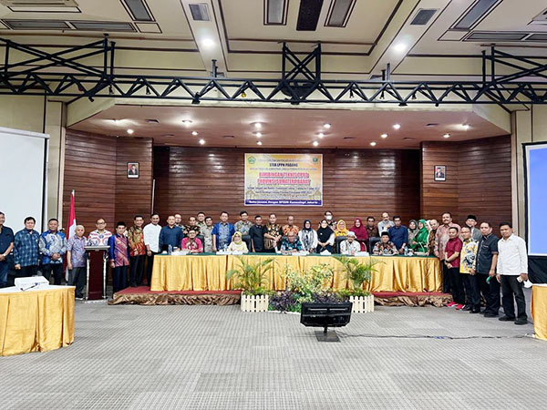 BIMTEK— Pimpinan dan anggota DPRD Provinsi Sumatera Barat mengikuti Bimbingan Teknis (Bimtek) yang digelar pada tanggal 2 - 05 Juni 2022 di salah satu Hotel di Bukittinggi.
