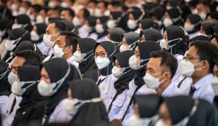 Sejumlah kepala daerah kompak meminta rekrutmen CPNS dibuka lagi karena tidak ingin honorer dihapus.