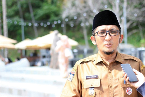 Cuaca Paneh Badangkang, Wako Minta Warga Waspada, Suhu 31 Derajat Celcius Terasa 36 Derajat Celcius 1 Hendri Septa
Wali Kota Padang