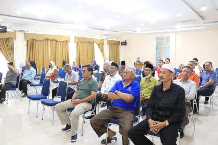 PERSIAPAN— P3IH Kanwil Kemenag Sumbar menggelar rapat persiapan keberangkatan  Jemaah Haji Kloter VIII (PDG 08).