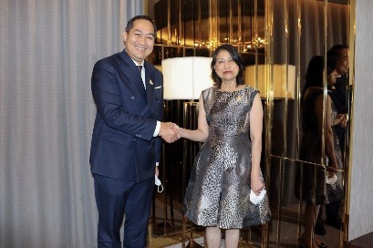 Menteri Perdagangan RI, Muhammad Lutfi melakukan pertemuan bilateral dengan Wakil Menteri Perdagangan Luar Negeri Peru, Ana Cecilia Gervasi di Bangkok, Thailand, Sabtu (21 Mei).