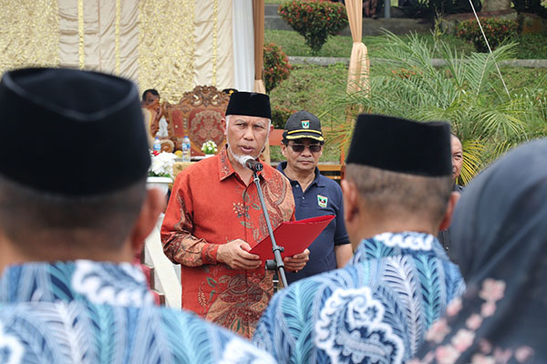 Ciptakan Lapangan Kerja, Gubernur Sumbar Tantang Lulusan SMK PP Padang Mangateh 1 mahyedi ssaat berikan sambutan oada acara kemarin