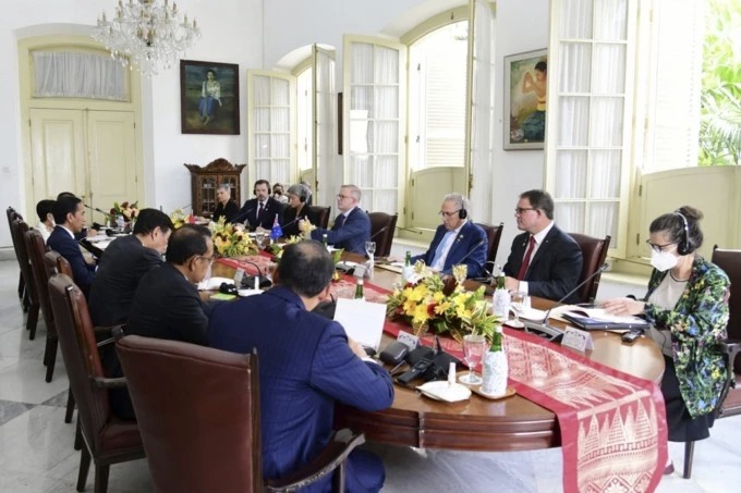 Menteri Perdagangan, Muhammad Lutfi mendampingi Presiden RI, Joko Widodo menerima kunjungan Perdana Menteri Australia, Anthony Albanese di Istana Kepresidenan Bogor, Jawa Barat, Senin (6 Juni 2022).