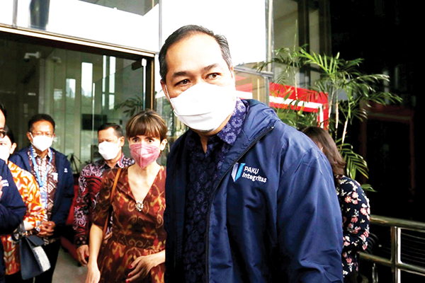 DPR Dukung Eks Mendag Lutfi Bongkar Skandal Migor 1 MANTAN—Terlihat mantan Menteri Perdagangan Muhammad Lutfi usai menghadiri acara.