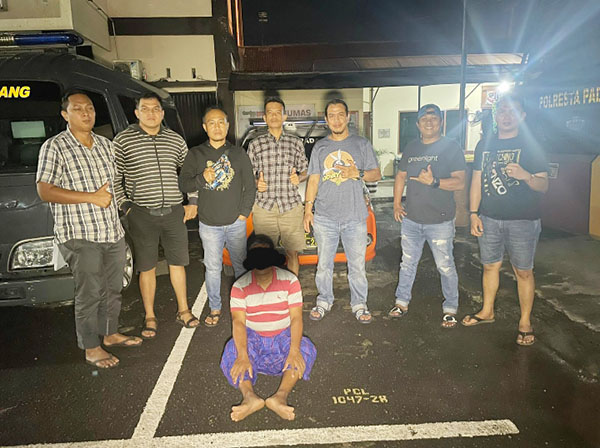 CABUL— Pelaku Bardi (46) ditangkap Tim Klewang Polresta Padang atas kasus pencabulan terhadap dua anak di bawah umur.