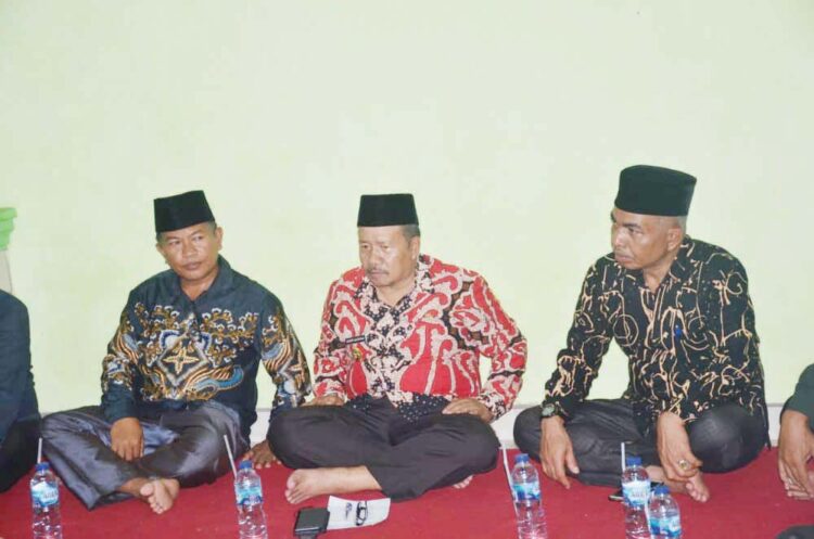 JEMPUT ASPIRASI-Bupati Agam Andri Warman bersilaturahmi dengan masyarakat Maur Mudiak untuk menjemput Aspirasi masyarakat setempat.