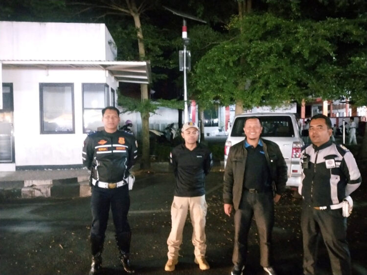 Dishub Payakumbuh Siaga Kemacetan di Malam Jelang Idul Adha 1 SIAGA—Kadishub Devitra, ikut siaga jelang perayaan Hari Raya Idul Adha 1443 H.