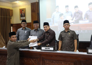 Enam Fraksi DPRD Bukittinggi Sampaikan Pandangan Umum Ranperda Pengelolaan Keuangan Daerah