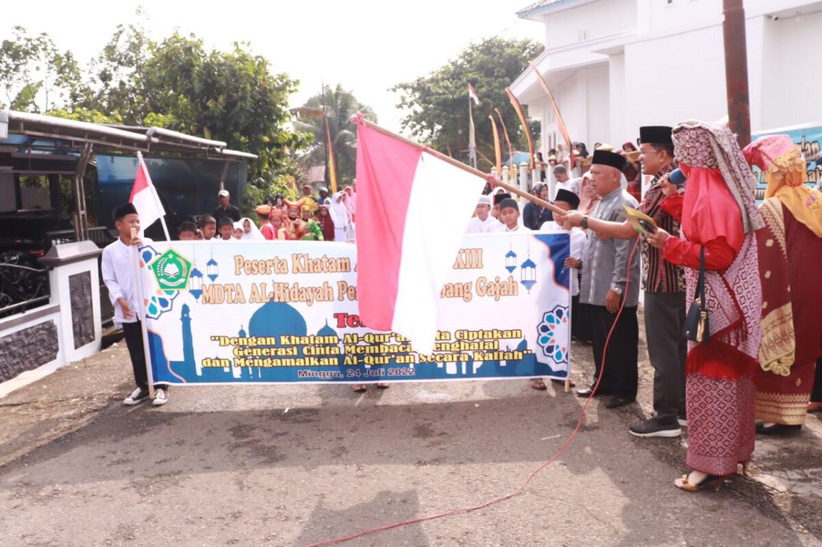 Erwin Yunaz lepas pawai khatam quran.