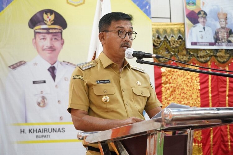 Gelar Musyawarah Daerah, Bupati Dukung Penuh Kegiatan Bundo Kanduang Solsel 1 SAMBUTAN—Bupati Seolok Selatan H Khairunas saat memberikan sambutan.