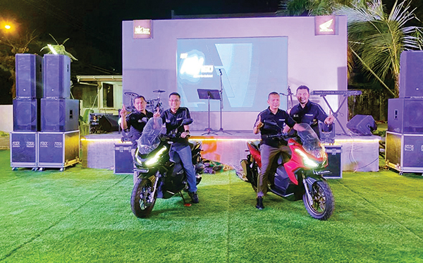 LAUNCHING SKUTIK PENJELAJAH JALANAN— General Manager PT. HPM Hendri Faezal bersama Technical Service Manager Febriyestion, Marketing Communication Asri Wirawan, serta Corporate Communication Dion Hariyondra saat launching motor baru Honda ADV160, Sabtu (23/7).