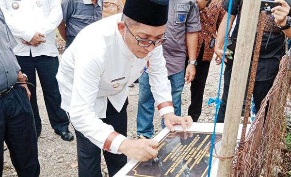 Jalan Padang Karya Lori dan Wako Padang