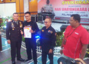 Puncak Perayaan HUT Bhayangkara ke-76, Polres Sijunjung Ganjar Wartawan dengan Penghargaan