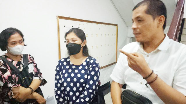 DIPERIKSA— Vera Simanjuntak, kekasih Brigadir J diperiksa di Mapolda Jambi.