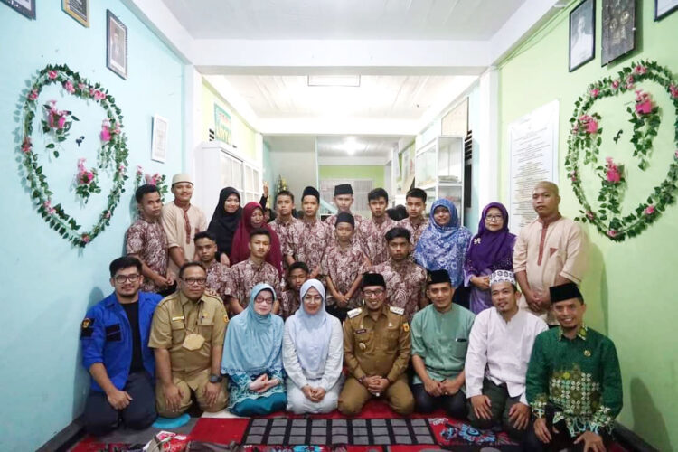 Masih dalam suasana Hari Raya Idul Adha 1443 H/2022 M Bupati Tanah Datar Eka Putra, SE, MM kunjungi Panti Asuhan Aisyah Batusangkar untuk bersilaturrahmi dengan penghuni panti.