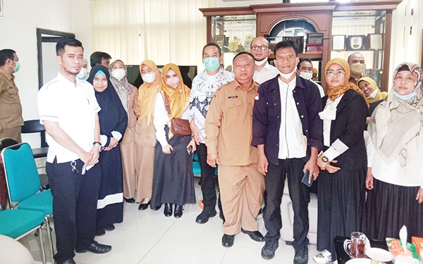 AUDENSI—Para pengurus forum GLPGPPPK beraudiensi dengan pejabat Pemkab Bogor. Terungkap kuota PPPK 2022 sangat sedikit.