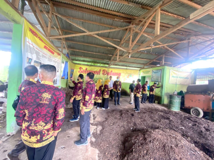 KUNJUNGI— Pemko Sungai Penuh  belajar pengolahan sampah oragnik di Payakumbuh.