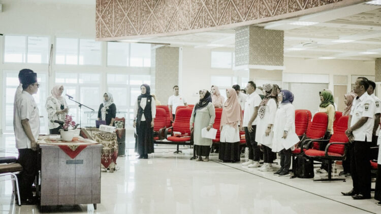 Perkuat Identitas Sumbar, Dinas Kebudayaan Sosialisasikan Mars Sumatera Barat 1 ARAHAN—Kepala Dinas Kebudayaan Sumbar, Syaifullah saat memberikan arahan kepada peserta sosialisasi.