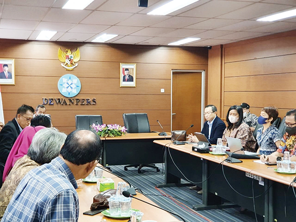 Rombongan kuasa hukum Ferdy Sambo mendatangi Dewan Pers di Jalan Kebon Sirih Jakarta Pusat Juma 15 7